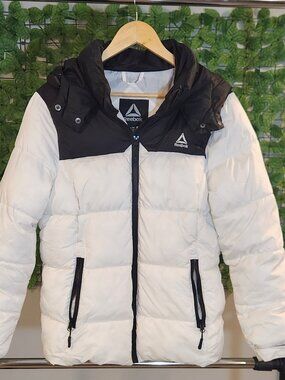 Reebok Women’s Sportswear Fit Outdoor Jacket – White 🤍 Size: M